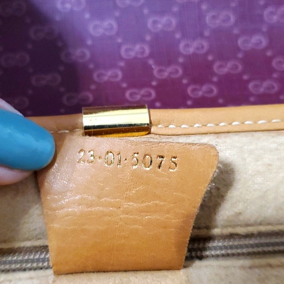 RARE VINTAGE GUCCI CROSSBODY BAG❤️💜 - Picture 15 of 17